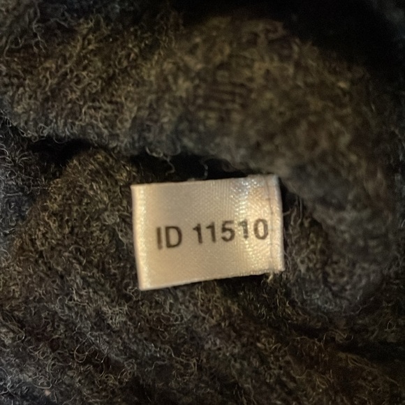 Structure Men’s Small LambsWool Blend Dark Gray Ribbed V Neck Sweater - Picture 7 of 7